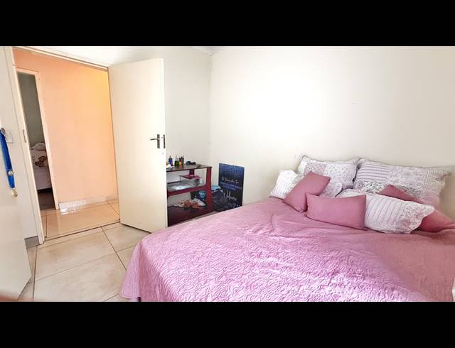 6 BEDROOM HOUSE FOR SALE IN NORKEM PARK
